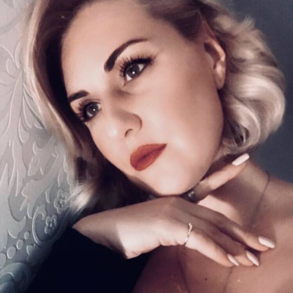 Meet your Posher, Emy - Picture 1 of 1